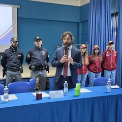 la Polizia di Stato "sale in cattedra" all'I.C. "Cotugno" di Andria
