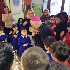 Visita pastorale del Vescovo Mansi alla scuola "Oberdan"