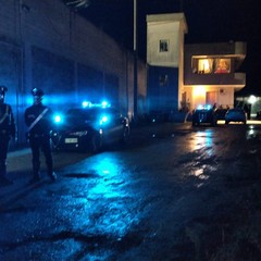 carabinieri sul luogo dell'omicidio