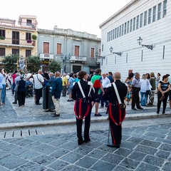 La processione dei Santi patroni, San Riccardo e della Madonna dei Miracoli per le vie cittadine
