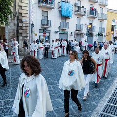 La processione dei Santi patroni, San Riccardo e della Madonna dei Miracoli per le vie cittadine