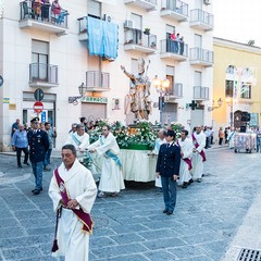 La processione dei Santi patroni, San Riccardo e della Madonna dei Miracoli per le vie cittadine