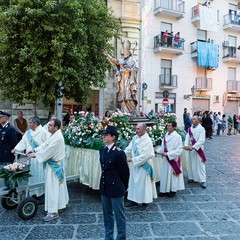 La processione dei Santi patroni, San Riccardo e della Madonna dei Miracoli per le vie cittadine