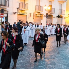La processione dei Santi patroni, San Riccardo e della Madonna dei Miracoli per le vie cittadine