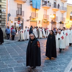 La processione dei Santi patroni, San Riccardo e della Madonna dei Miracoli per le vie cittadine