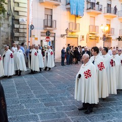 La processione dei Santi patroni, San Riccardo e della Madonna dei Miracoli per le vie cittadine