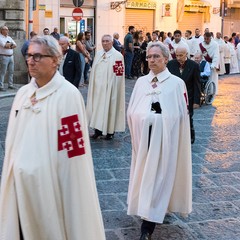 La processione dei Santi patroni, San Riccardo e della Madonna dei Miracoli per le vie cittadine