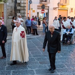 La processione dei Santi patroni, San Riccardo e della Madonna dei Miracoli per le vie cittadine