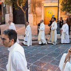 La processione dei Santi patroni, San Riccardo e della Madonna dei Miracoli per le vie cittadine
