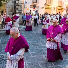 La processione dei Santi patroni, San Riccardo e della Madonna dei Miracoli per le vie cittadine