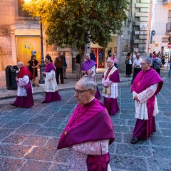 La processione dei Santi patroni, San Riccardo e della Madonna dei Miracoli per le vie cittadine