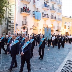 La processione dei Santi patroni, San Riccardo e della Madonna dei Miracoli per le vie cittadine