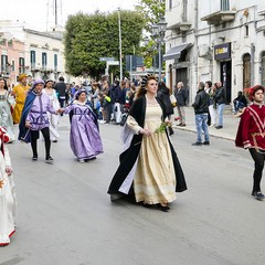 Ritorno al  passato con il corteo storico rinascimentale.
