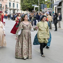 Ritorno al  passato con il corteo storico rinascimentale.
