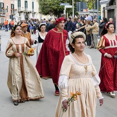 Ritorno al  passato con il corteo storico rinascimentale.