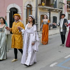 Ritorno al  passato con il corteo storico rinascimentale.
