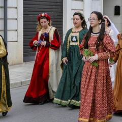 Ritorno al  passato con il corteo storico rinascimentale.