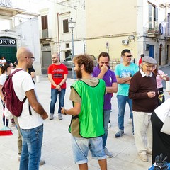 Un’azione di pulizia dell’Associazione 3 Place di Andria insieme ai volontari della Parrocchia Gesù Crocifisso