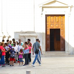 Un’azione di pulizia dell’Associazione 3 Place di Andria insieme ai volontari della Parrocchia Gesù Crocifisso