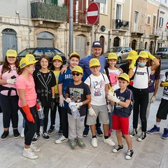 Un’azione di pulizia dell’Associazione 3 Place di Andria insieme ai volontari della Parrocchia Gesù Crocifisso