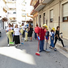Un’azione di pulizia dell’Associazione 3 Place di Andria insieme ai volontari della Parrocchia Gesù Crocifisso