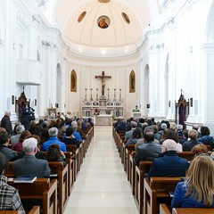 Don Geremia Acri consegna il “Grembiule del Servizio”