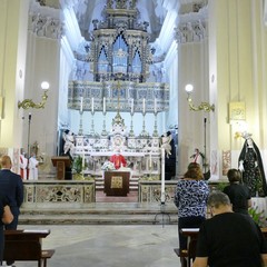 Mons. Gianni Massaro festeggiato dalla comunità di San Francesco