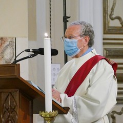 Mons. Gianni Massaro festeggiato dalla comunità di San Francesco