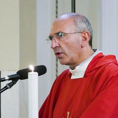 Mons. Gianni Massaro festeggiato dalla comunità di San Francesco