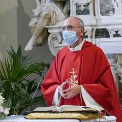 Mons. Gianni Massaro festeggiato dalla comunità di San Francesco