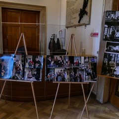 Una commedia che dura da cinquant’anni