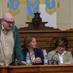 Una commedia che dura da cinquant’anni