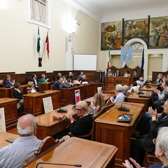 Una commedia che dura da cinquant’anni