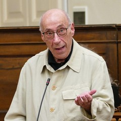 Una commedia che dura da cinquant’anni