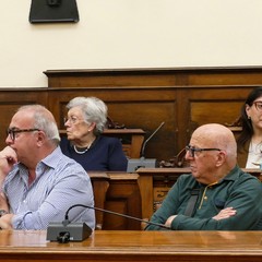 Una commedia che dura da cinquant’anni
