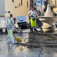 piazza Porta la Barra ed il piazzale antistante le chiese dell’Altomare e del Carmine