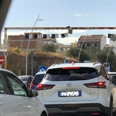 resta il pericolo caduta pannelli su via Bisceglie