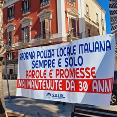 sit in di protesta della Polizia Locale davanti alla Prefettura di Bari