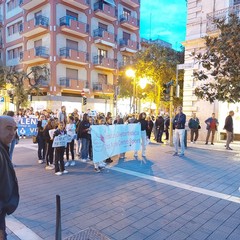 protestano per le vie cittadine alcune associazioni sportive