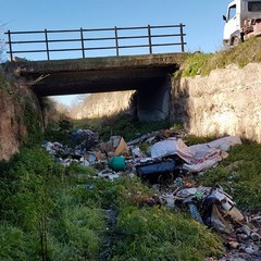 rifiuti nel canale Ciappetta Camaggio