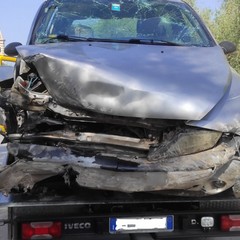 Auto si schianta contro muretto della strada per il SS. Salvatore
