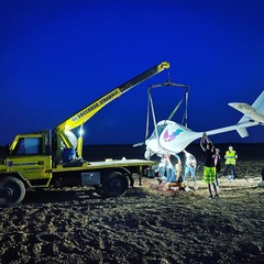 recuperate le carcasse dei due aerei precipitati tra Trani e Corato
