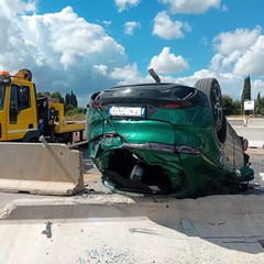 Rotatoria Montegrosso: Alfa Romeo si è ribaltata