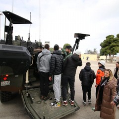 Gli studenti del "Lotti-Umberto I" di Andria in visita all'82° Reggimento Fanteria "Torino"