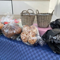 uova e scarcelle ai bambini ucraini