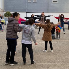 uova e scarcelle ai bambini ucraini