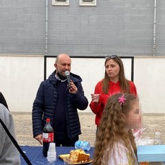 uova e scarcelle ai bambini ucraini