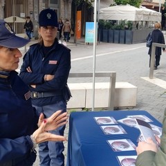 Violenza contro le donne, gazebo in viale Crispi