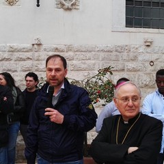 “Vite in ballo” consegna un furgone ai volontari di “Santa Maria Goretti”
