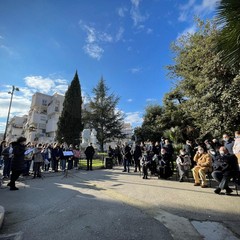 Inaugurato un presepe artistico in piazza Cappuccini